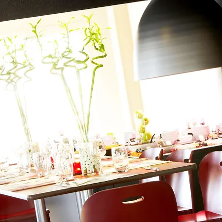 Campanile מלון מנוסק