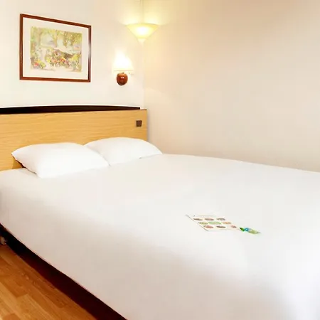 Campanile Hotel 3*